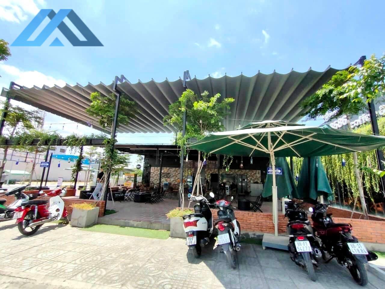 Thi công mái che nhà hàng chuyên nghiệp ở Vũng Tàu - Đội thợ nhiều kinh nghiệm